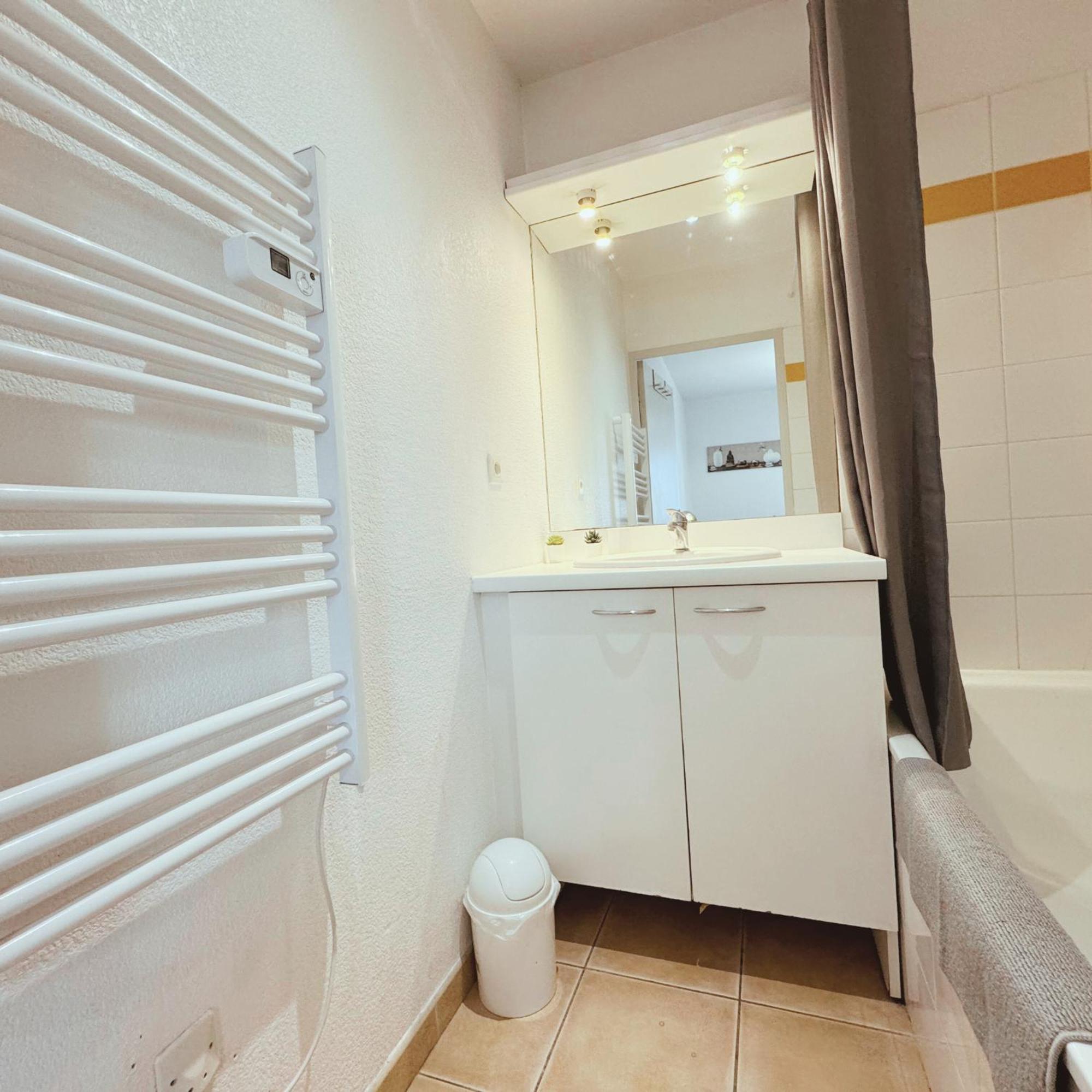 Appartement Residence Prive Avec Parking Wifi Clim Piscine アヴィニョン エクステリア 写真