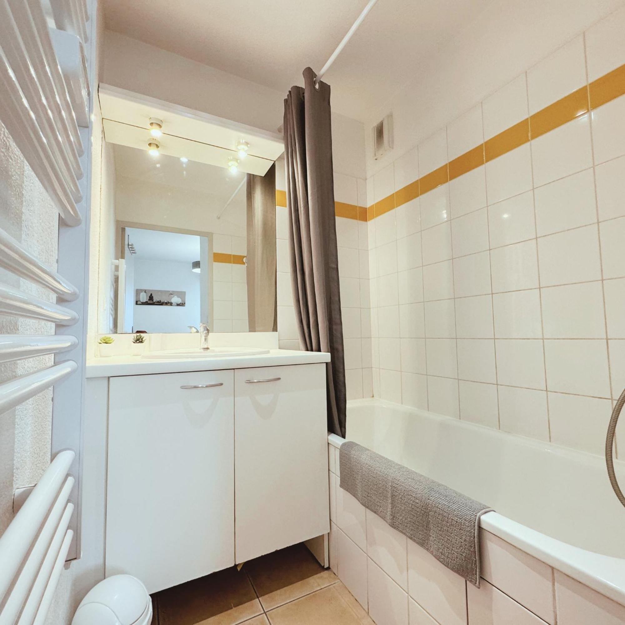 Appartement Residence Prive Avec Parking Wifi Clim Piscine アヴィニョン エクステリア 写真
